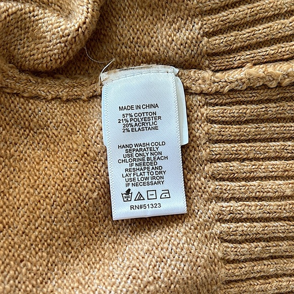 Like new 1.State sweater in a beautiful gold/tan color. Size XS - Picture 6 of 6